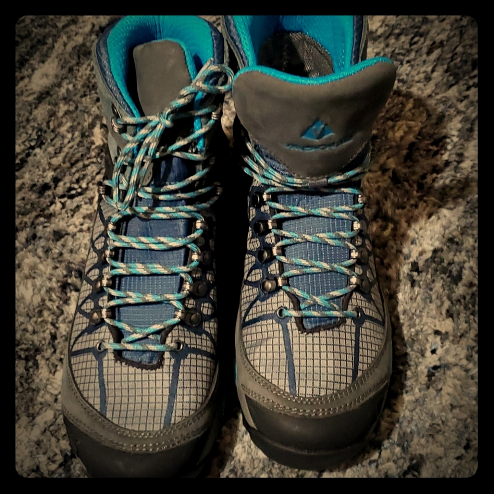 Vasque Saga GTW hiking boot BRAND NEW NEVER WORN